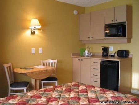 Super 8 Victoria Motel Room photo