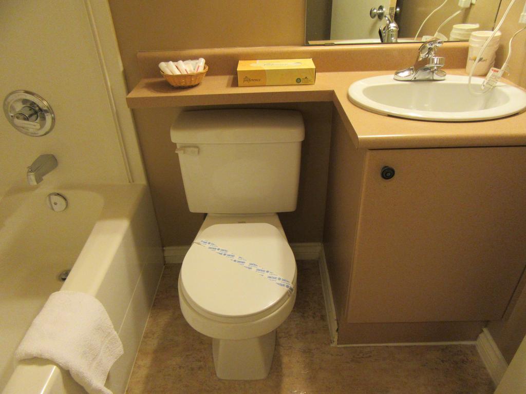 Super 8 Victoria Motel Room photo